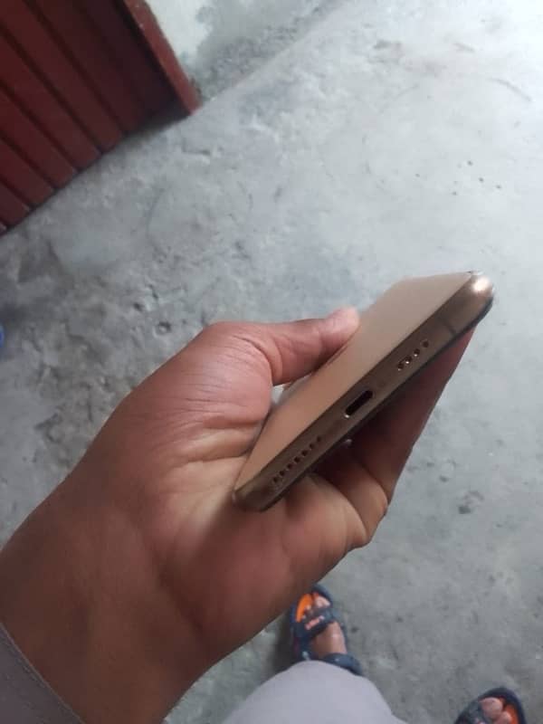 iPhone 11pro max 64gb non pta 2