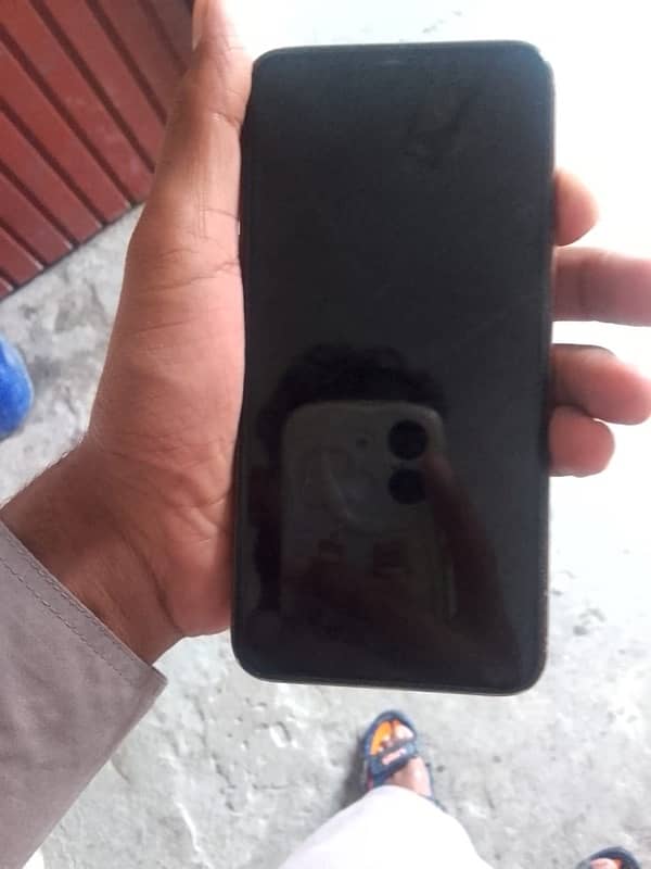 iPhone 11pro max 64gb non pta 3