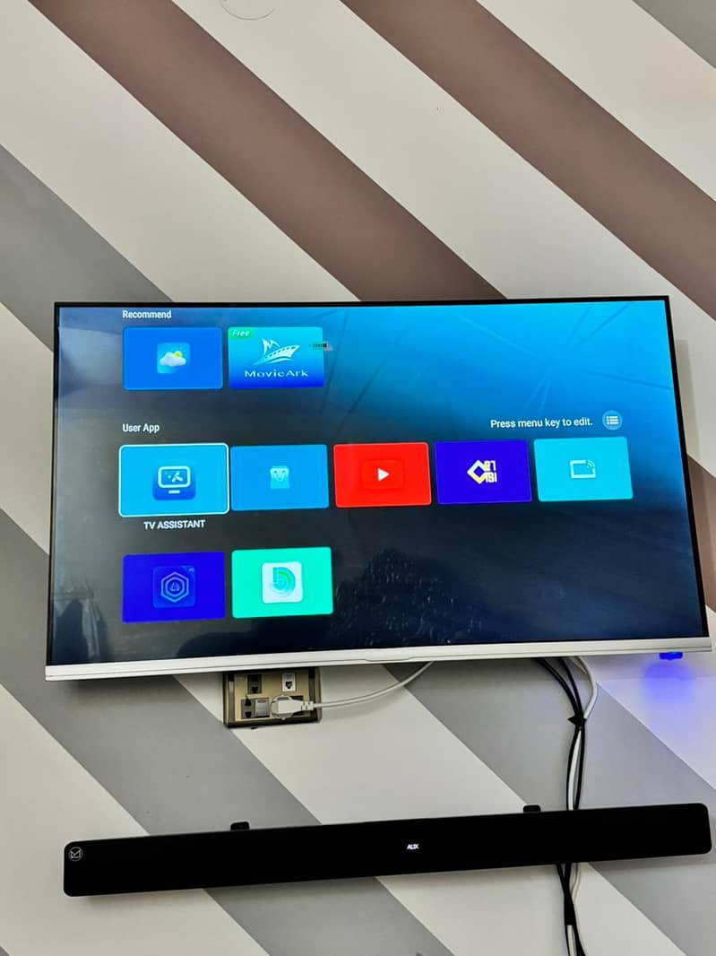 GOOD QUALITY Samsung 43inch Smart LED TV JUST LIKE NEW 3