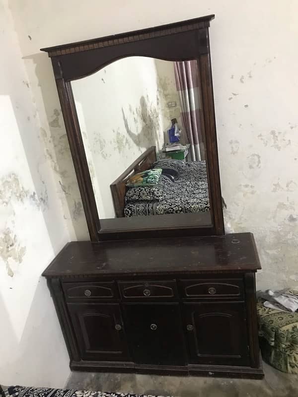 Dressing Table 3