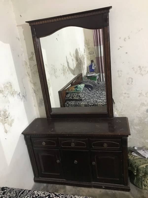 Dressing Table 4