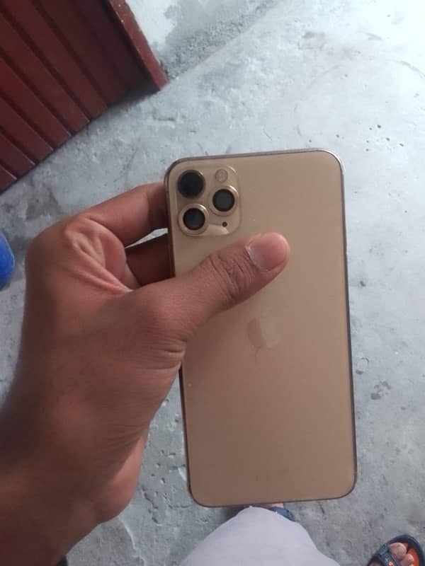 iPhone 11pro max 64gb non pta 4