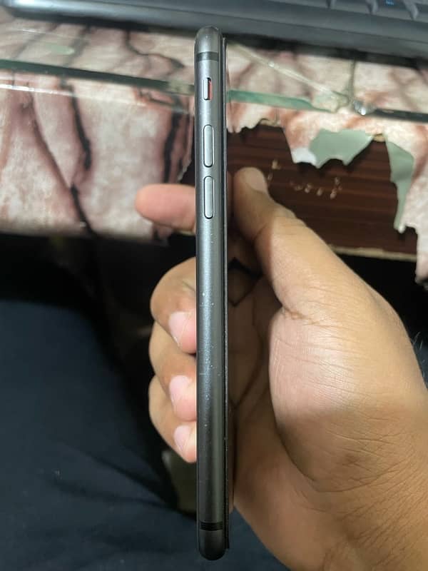 iPhone 8 64GB 4