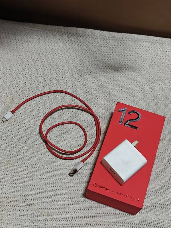 OnePlus 12 & iphone X pta 7