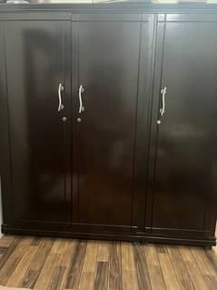 3 door wardrobes