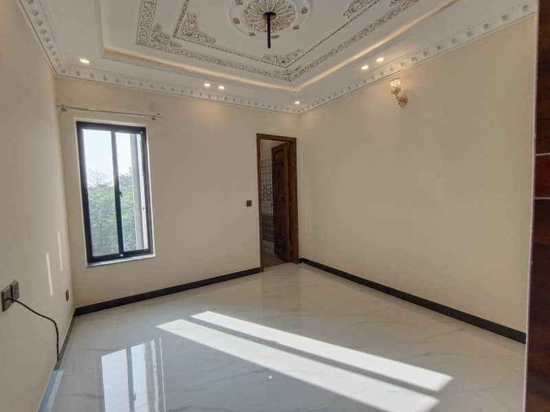 5 Marla Brand New Beautiful or Spanish House Solid Construction A+++ Gated Area Near Park Market And Mosque Near to Main Boulevard 38