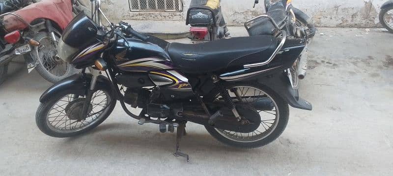 I am saling my Honda pridor 100cc 0