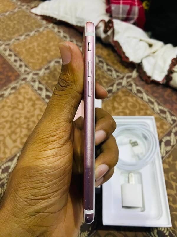 iPhone 7 128gb pta approved with Box 5