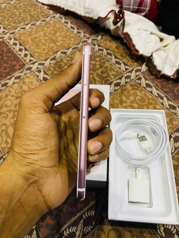 iPhone 7 128gb pta approved with Box 6