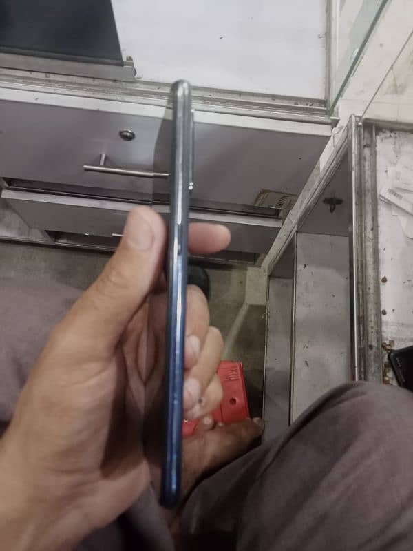 Oppo f19 6gp 128gp sirf glass change hai butt fingerpaint ok hai 3