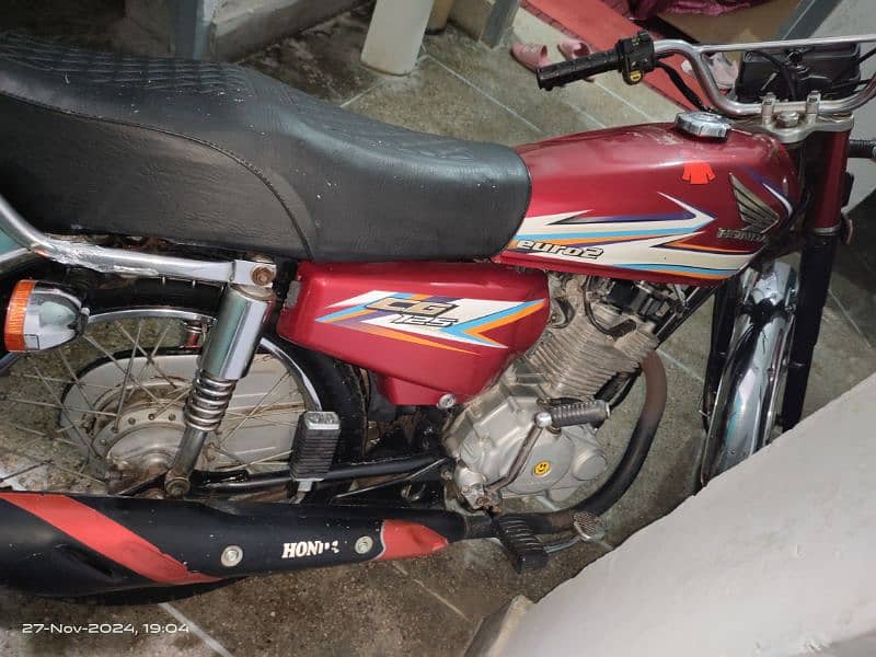 Honda125 2016 model red color 2