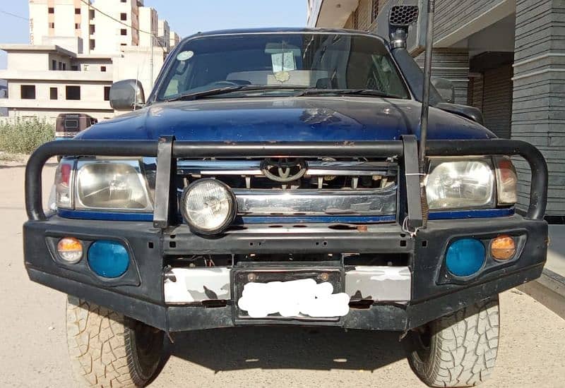 Toyota Hilux 2003 1