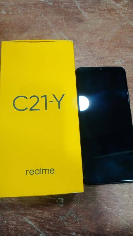 realme c21. y 4+64 2