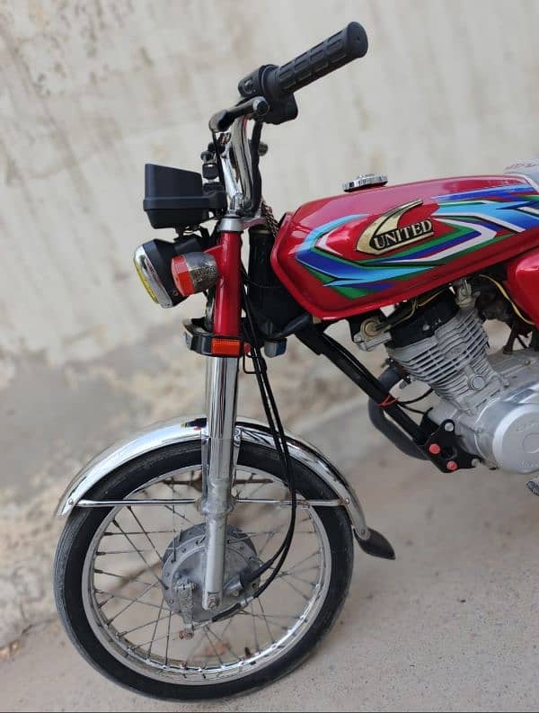 United 125cc 5