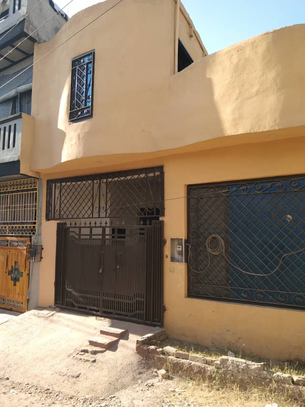 3.5 marla House near to gate gulshan Abad 0