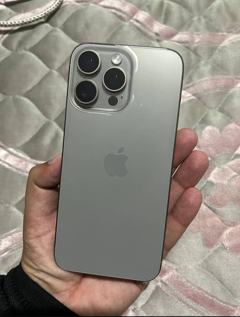 iPhone 15 pro max 1