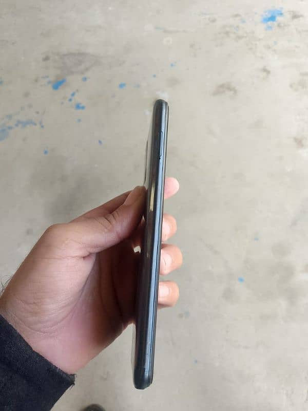 Infinix hot 11 paly 4/64 3