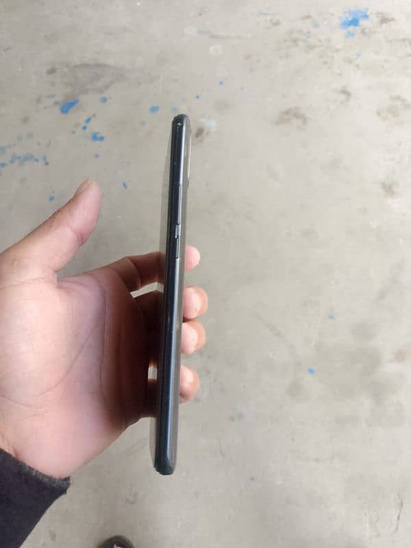 Infinix hot 11 paly 4/64 4