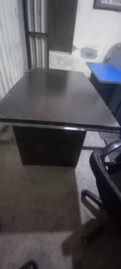 Table fo sale , good condition