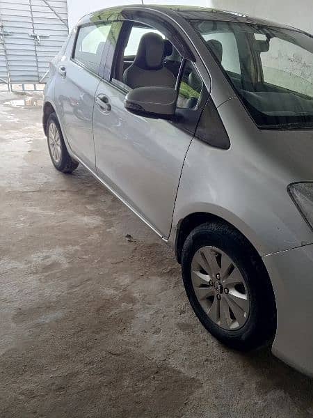 Toyota Vitz 2012 3