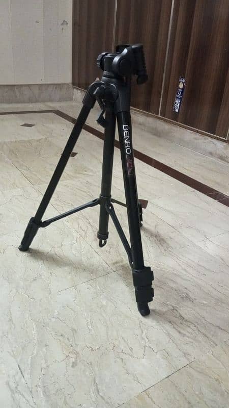 Benro Tripods for DSLR Camera 0