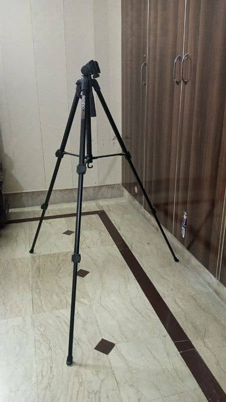 Benro Tripods for DSLR Camera 2