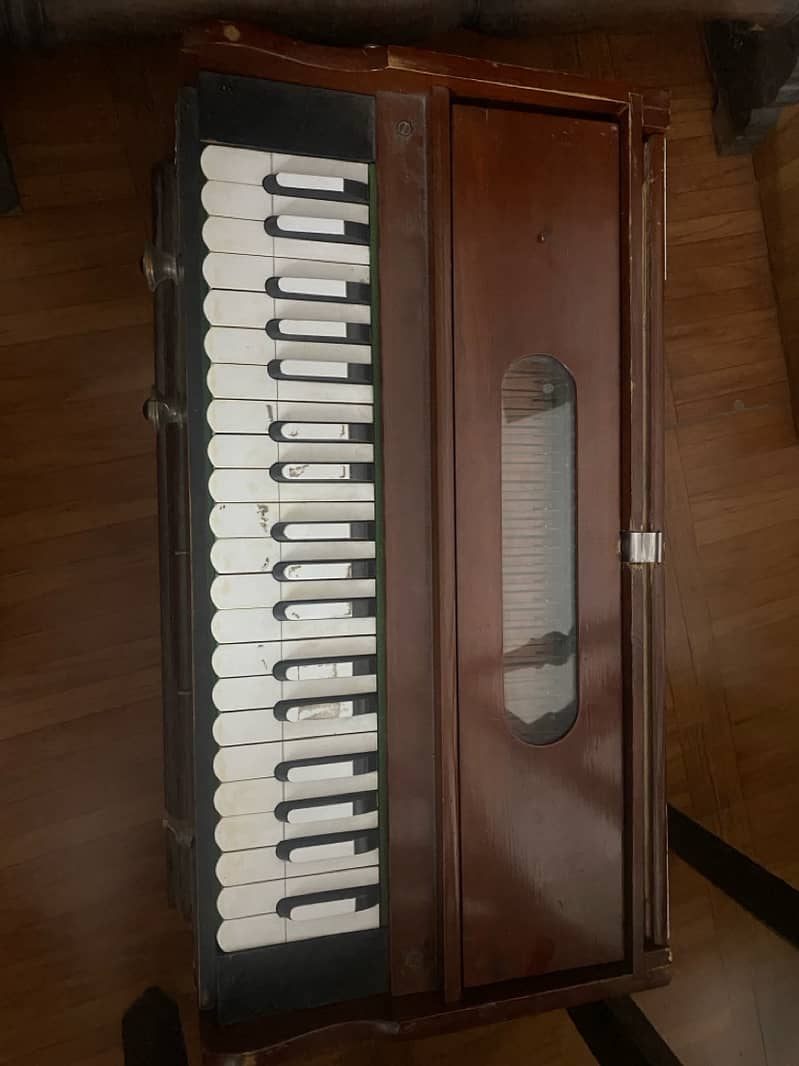 Indian used harmonium 1