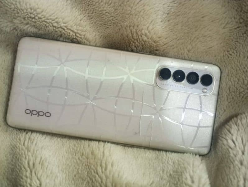 Oppo Reno 4 Pro 3