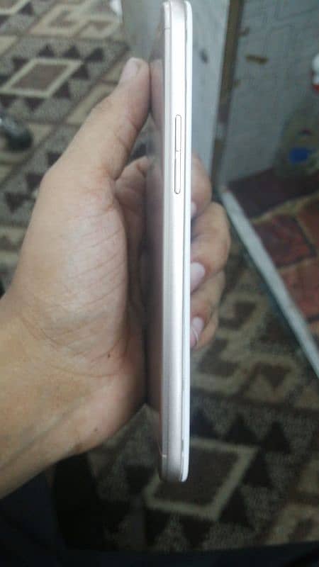 Oppo A57 1