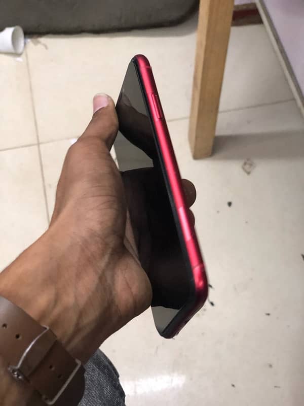 iPhone 11 for sell red colour 64GB nopta uphone sim working 1