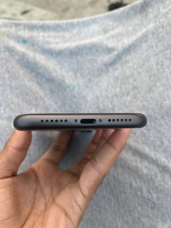 iphone 11 BLACK 15