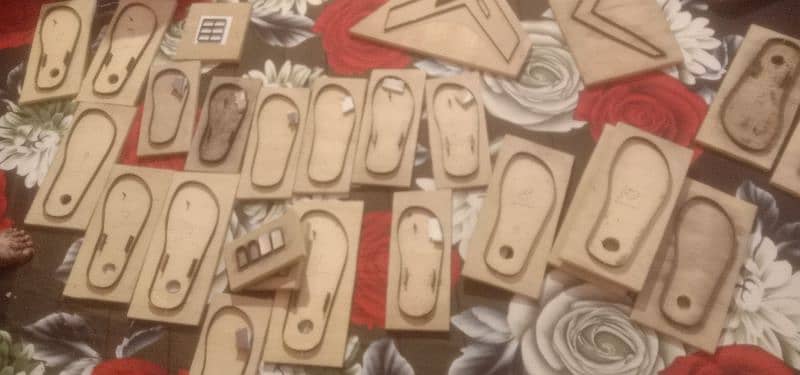 slipper making machine 10