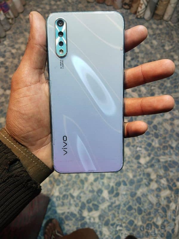 vivo s1 4 128. mobile all ok fingerprint full working 2