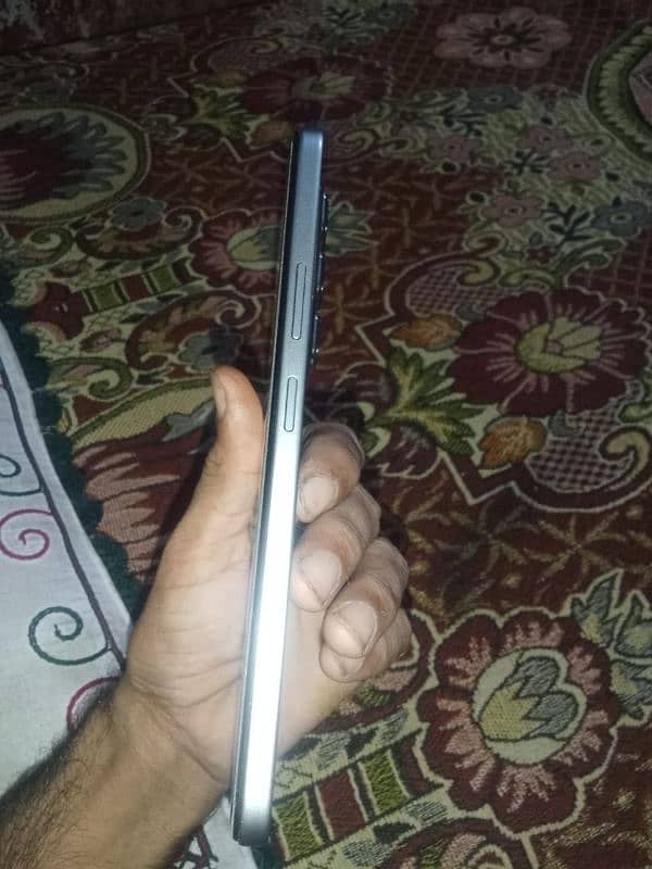 al to al ok hai camplet saman Hai  11 month warranty hai 5