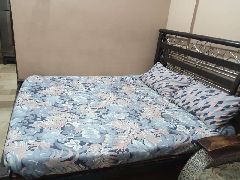 Queen Size Iron Bed 1