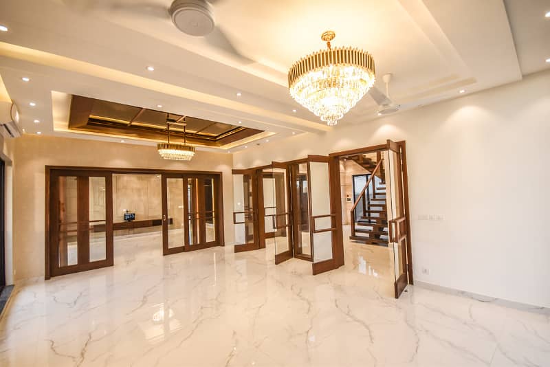 1 Kanal Ultra Modern Luxurious Bungalow For Sale 4