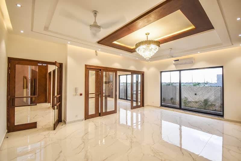 1 Kanal Ultra Modern Luxurious Bungalow For Sale 8