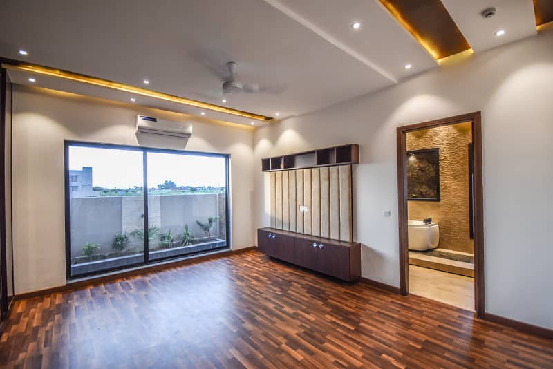 1 Kanal Ultra Modern Luxurious Bungalow For Sale 12