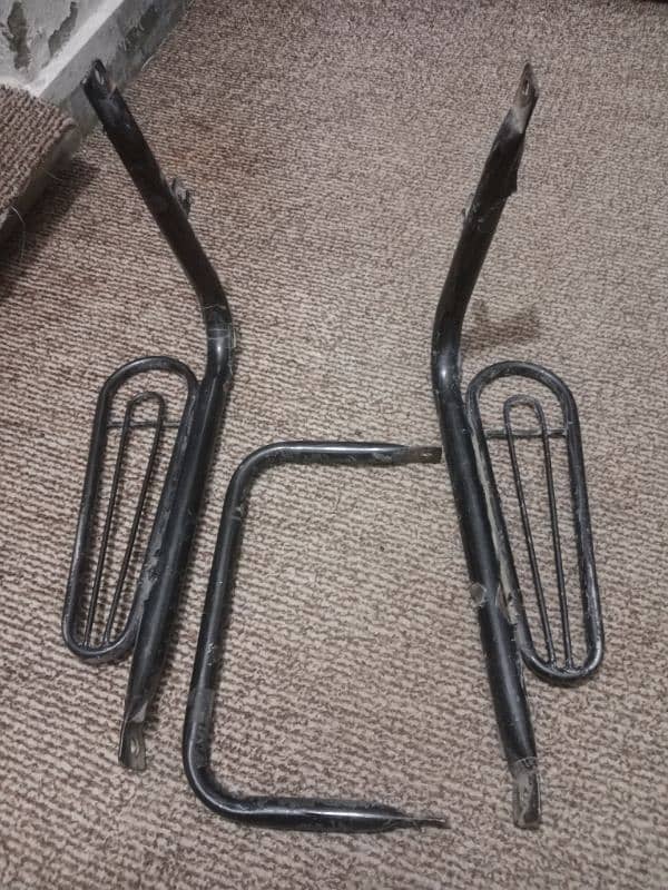 Suzuki GS 150 footrest 3