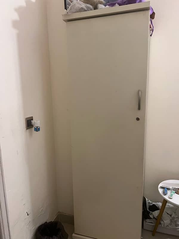 selling single side cupboard 0