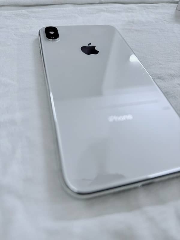 iPhone Xs Max 0