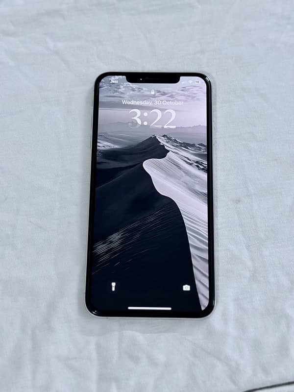 iPhone Xs Max 4