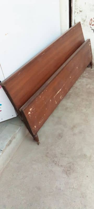 Double bed wooden in Good Condition 1