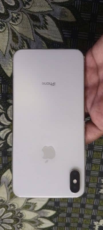 I phone xs max, white color, 0