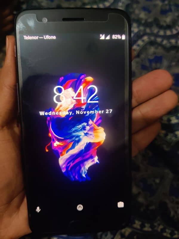 One plus 5.8/128    Condition 10/10 Dual sim Finger not working 0