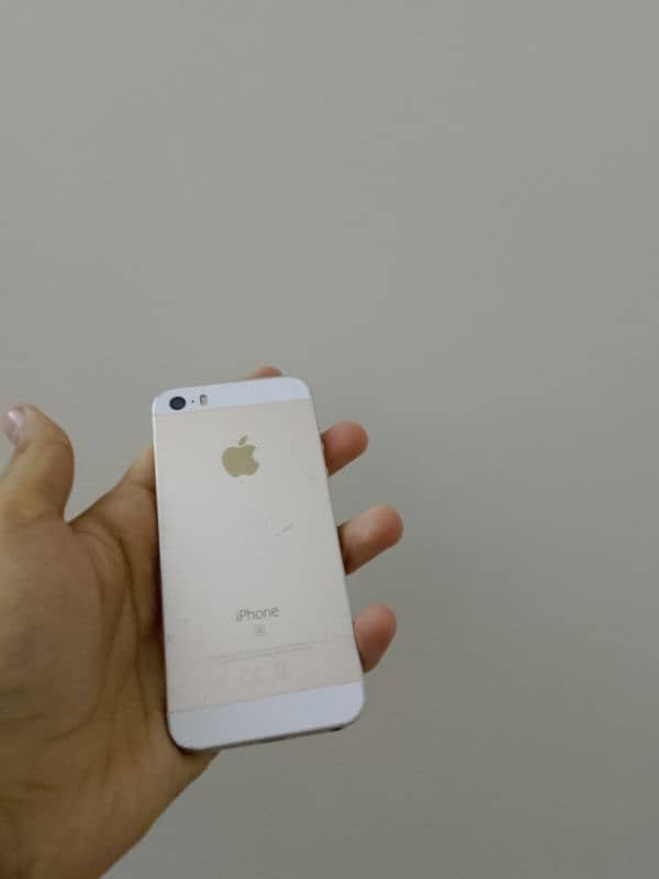 Iphone SE 2016 2/32 non pta 1