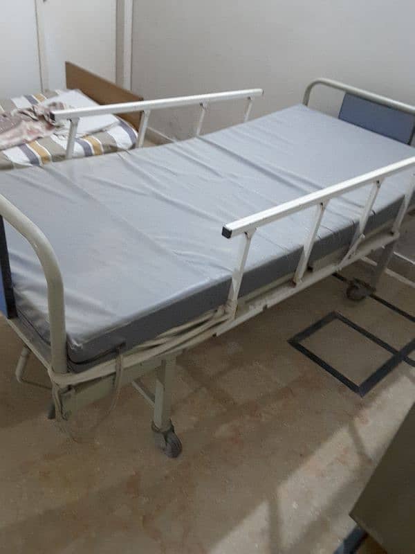 hospital bed available for sale 0