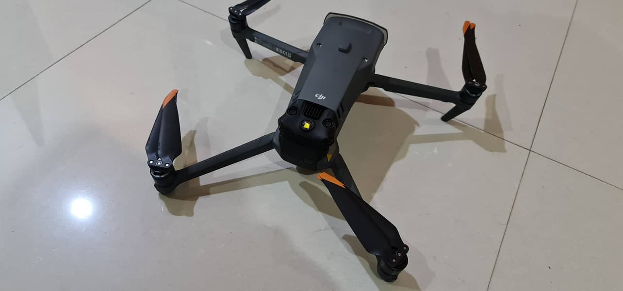 Nearly New DJI Mavic- Under Warranty 9