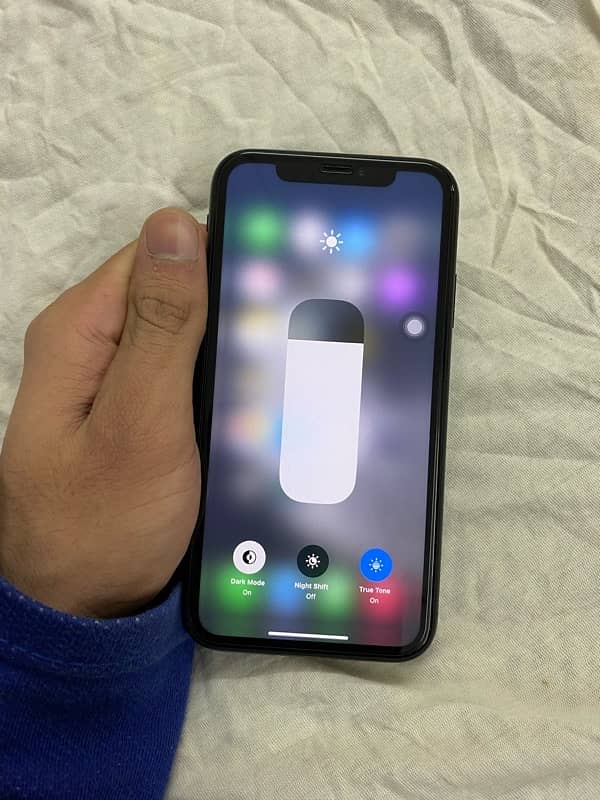 iphone XR 64gb JV 8