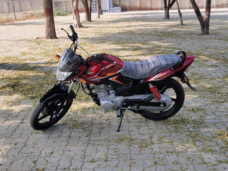 Honda CB125F | New Genuine 1